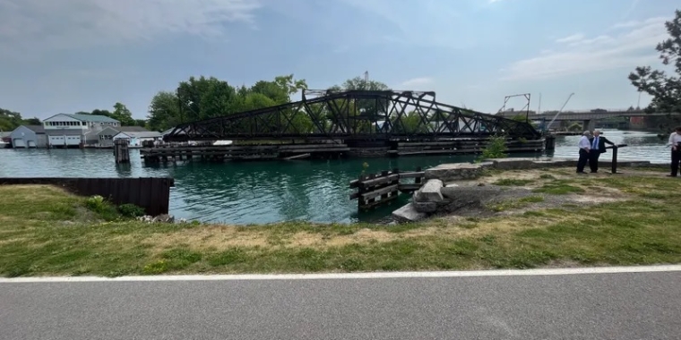 Erie Canal swing bridge