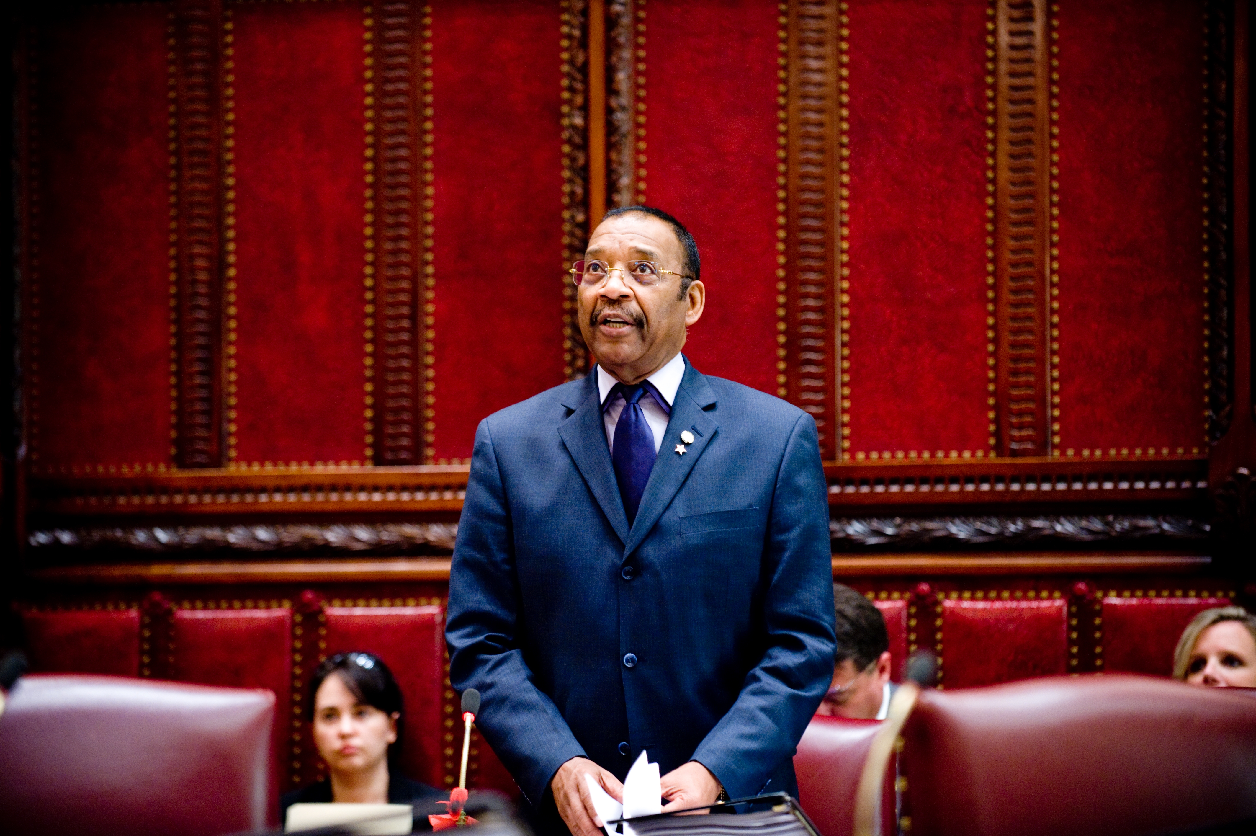 Senator Rubén Díaz Acknowledges the New York Hispanic Clergy ...