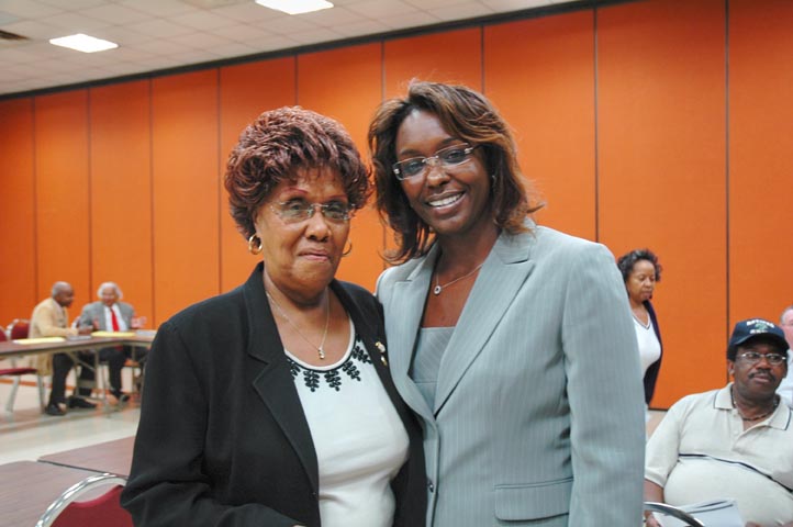 10/28/2008: Senator Huntley and Principal Patricia Mitchell of PS/IS 48Q |  NYSenate.gov