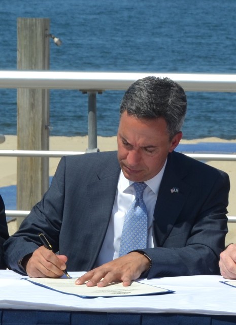martins-epa_letter_signing_1_cropped.jpg