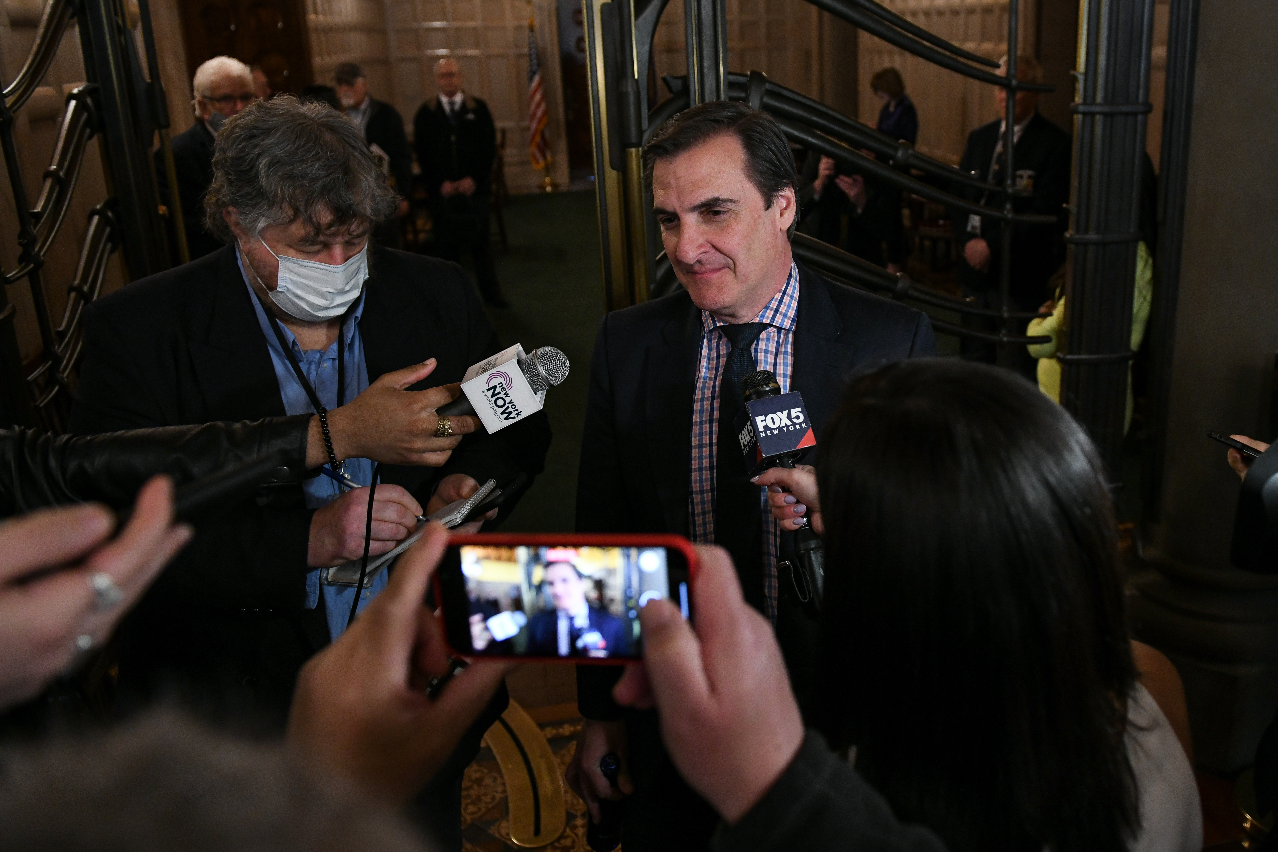 Senate Deputy Leader Gianaris, Assembly Member Mamdani Lead Over