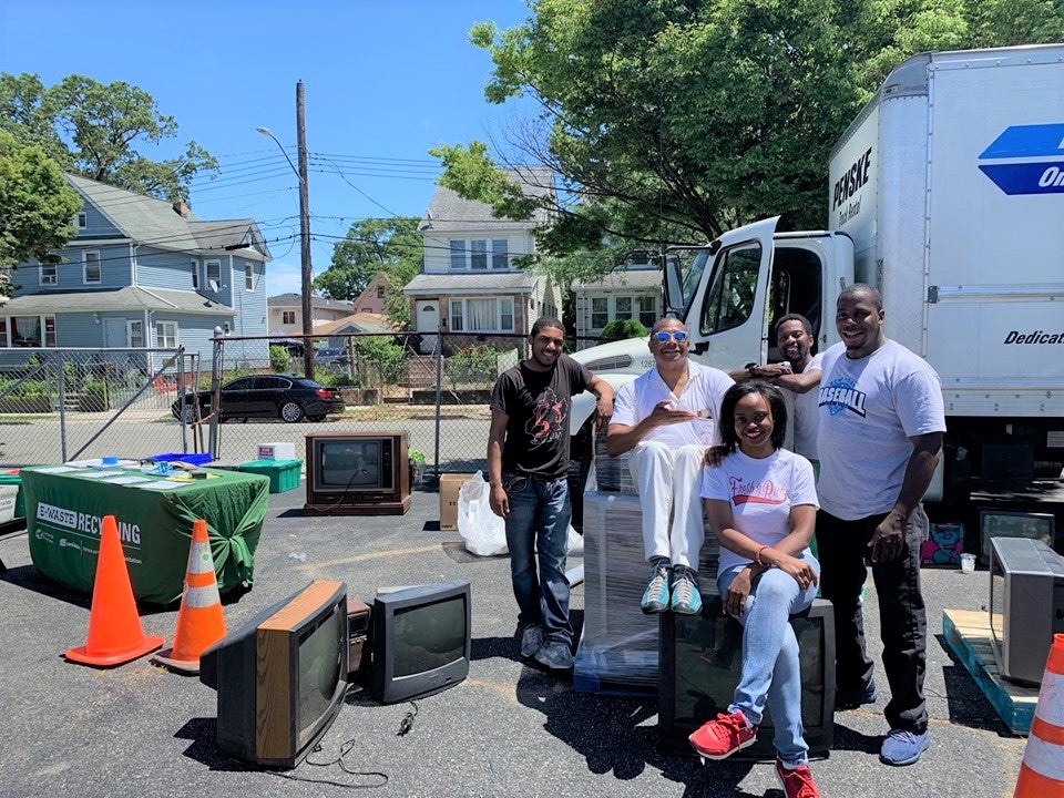 Senator Sanders Hosts Successful Hazardous Waste Recycling Event NYSenate.gov