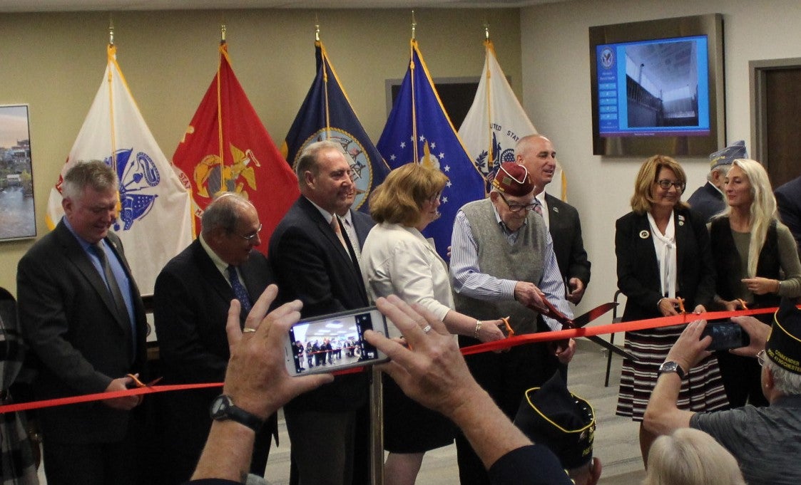 Senator Robach Helps Open New Rochester VA Clinic NYSenate.gov