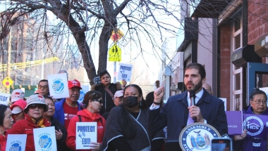 Senator Gounardes rallies to protect residents from EBT theft.