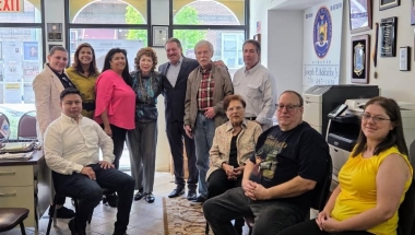Senator Addabbo welcomed constituents to his Middle Village Office to commemorate it's 15th anniversary.