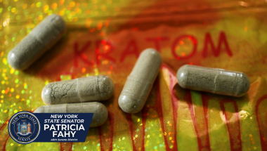 Kratom pills and packaging