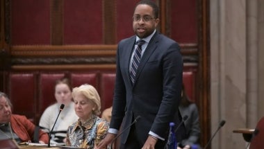 Z speaking in chamber