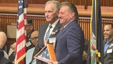 Senator Addabbo congratulates Dominick Pepe for his induction into the NYS Veterans Hall of Fame.