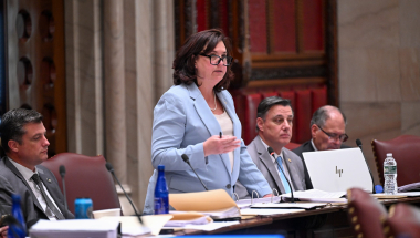 Senator Canzoneri-Fitzpatrick in session 