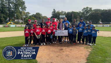 Senator Fahy with teams from RC Little League in Rotterdam