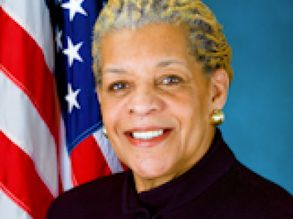Senator Ruth Hassell-Thompson welcomes members of the Mount Vernon ...