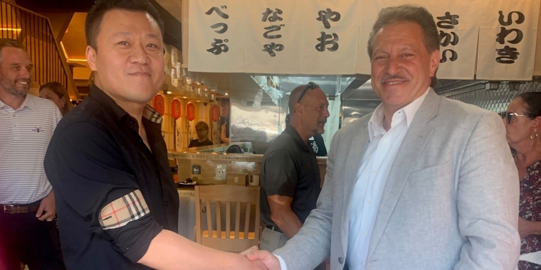 Senator Addabbo with Kyuramen owner Alan Ni.