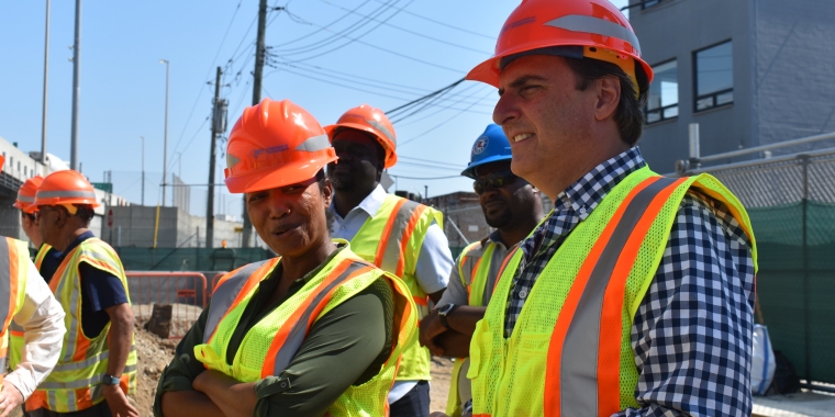 Senator Gianaris tours a construction site at K-bridge park