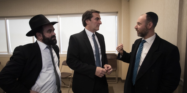 Senator Gianaris visits Monsey, NY