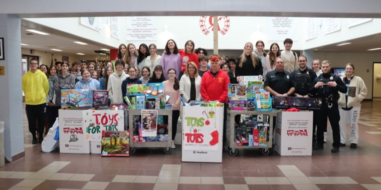 Senator Helming Thanks the Students of Canandaigua Academy for their Toys for Tots Donation 