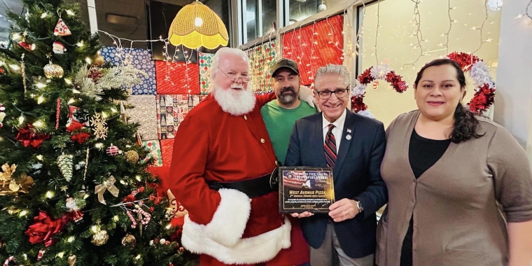 Santa Stop at West Ave Pizza