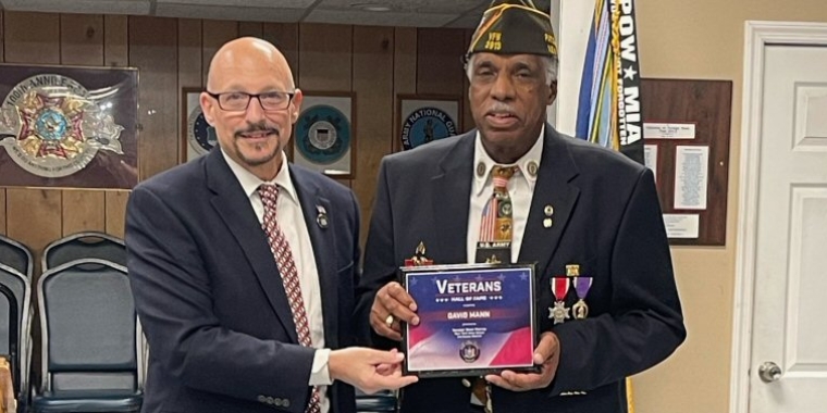 Mr. David Mann, a United States Army veteran, was named to the NYS Senate’s Veterans Hall of Fame as NYS Senator Dean Murray’s nominee.  Senator Murray acknowledged his service by honoring Mr. Mann at the VFW Post 2913’s general meeting in Patchogue, NY.