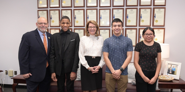 Senator Helming Hosts Rochester School for the Deaf in Albany