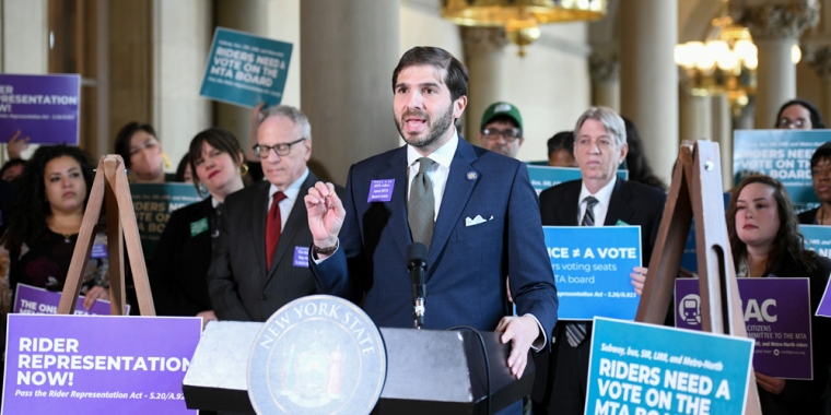 Senator Andrew Gounardes speaks at a rally in support of the Rider Representation Act.