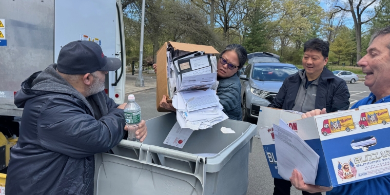 Constituents were happy to get rid of their unwanted old documents. Constituents were happy to get rid of their unwanted old documents.
