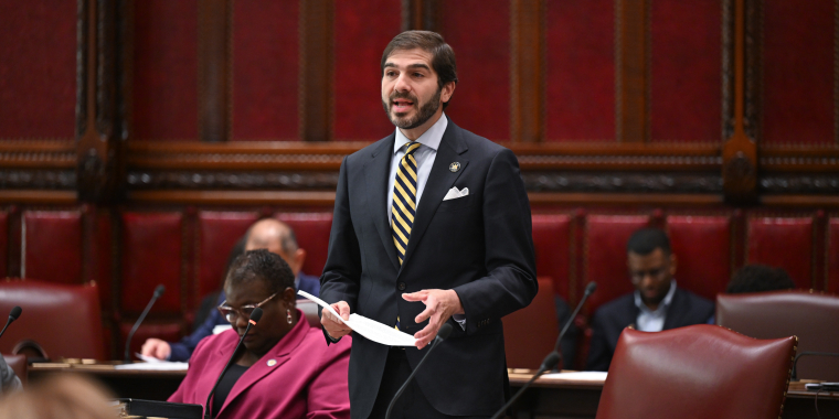 Sen. Andrew Gounardes speaking in the State Senate chamber.