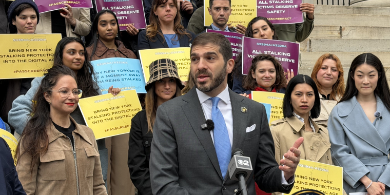 Senator Gounardes rallying to pass his CREEP Act