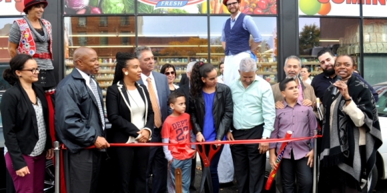 Senator Montgomery joins with Councilwoman Cumbo and Boro President Adams to welcome the Guzman family back to Myrtle Avenue!