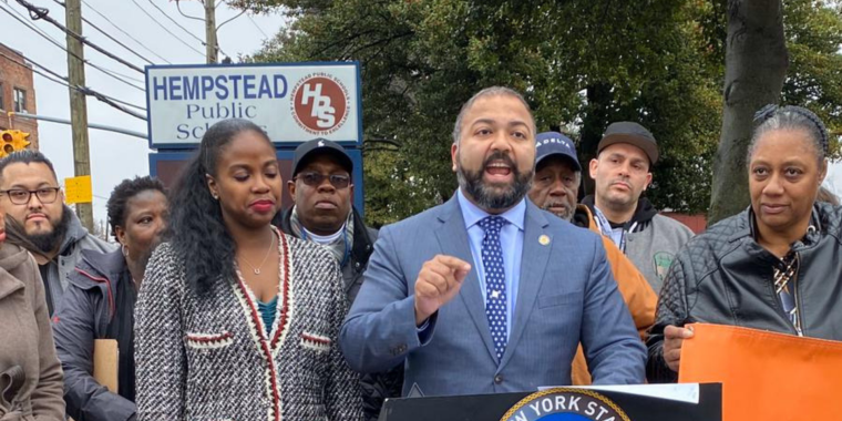 State Sen. Kevin Thomas (D-Levittown) and Assemb. Taylor Darling (D-Hempstead) discuss details about a state monitor to oversee the Hempstead district's academic and financial plans.