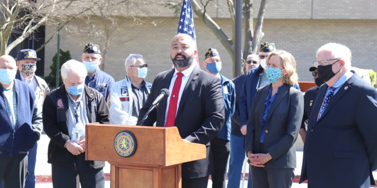 State Sen. Kevin Thomas, joined by local officials, veterans and NUMC medical personnel, called on the federal government to fund expanded services and housing at the county's safety-net hospital.Image Credit: Jennifer Corr, Long Island Herald