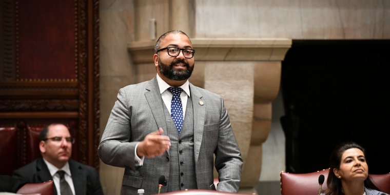Senator Kevin Thomas, sponsor of the bill.