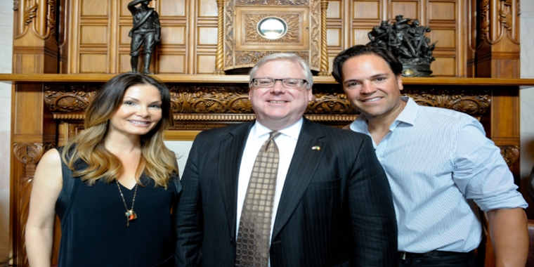 New York Mets Hall of Fame catcher Mike Piazza and his wife Alicia visited Senator O'Mara and his Senate colleagues earlier this year at the Capitol, where he was honored by the Senate for his memorable career.