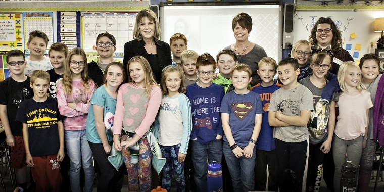 Senator Young joined students in Mrs. Hinds’ fourth grade class at Livonia Elementary for a special Thanksgiving themed “Ag in the Classroom” program.