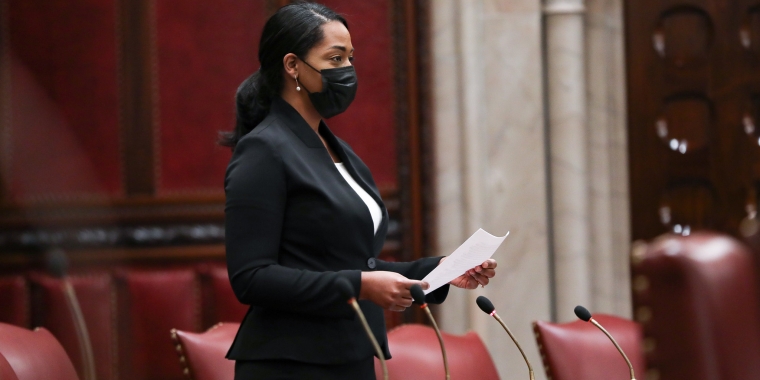 Senator Brouk speaks on the floor of the Senate during the passage of her bill, 2/23/2021