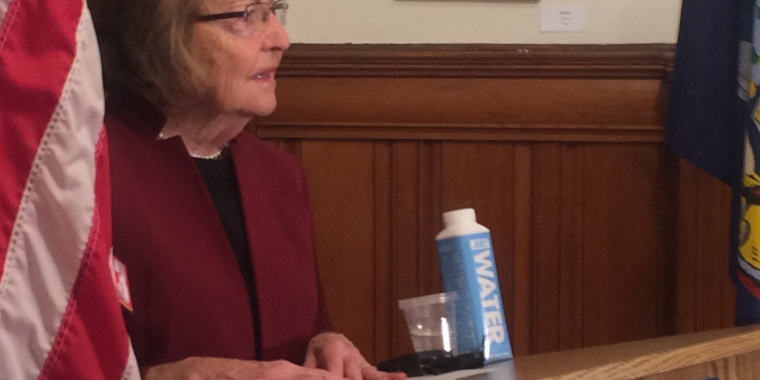 Senator Little announces her plan to retire at the end of next year