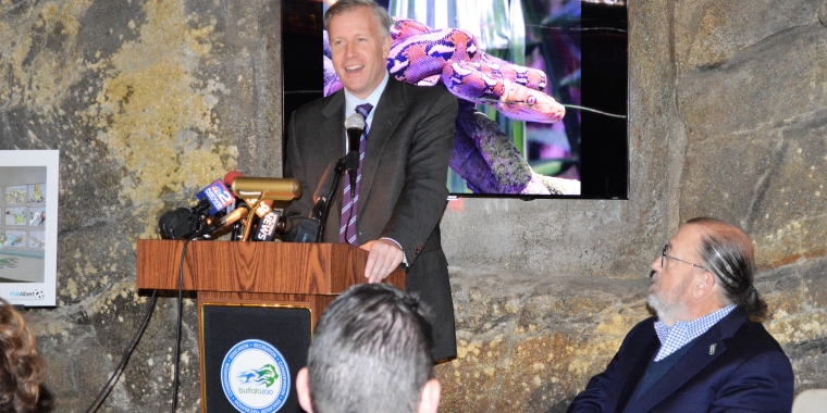 Senator Jacobs and Buffalo Zoo Board Chair Jon Dandes announcing the completion of a $3.7 million fundraising campaign and the launch of the reptile house renovation.