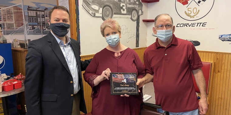 Sen. Rob Ortt recognizes Kristine and Rick Straussburg, owners of Tom’s Diner, with the SD62 Small Business of the Month Award