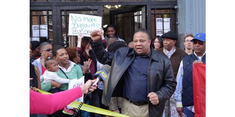 Senator Jesse Hamilton Stands with Crown Heights Tenants Union demanding safe living conditions, respect for tenants, and transparency from landlords (March 10, 2016)
